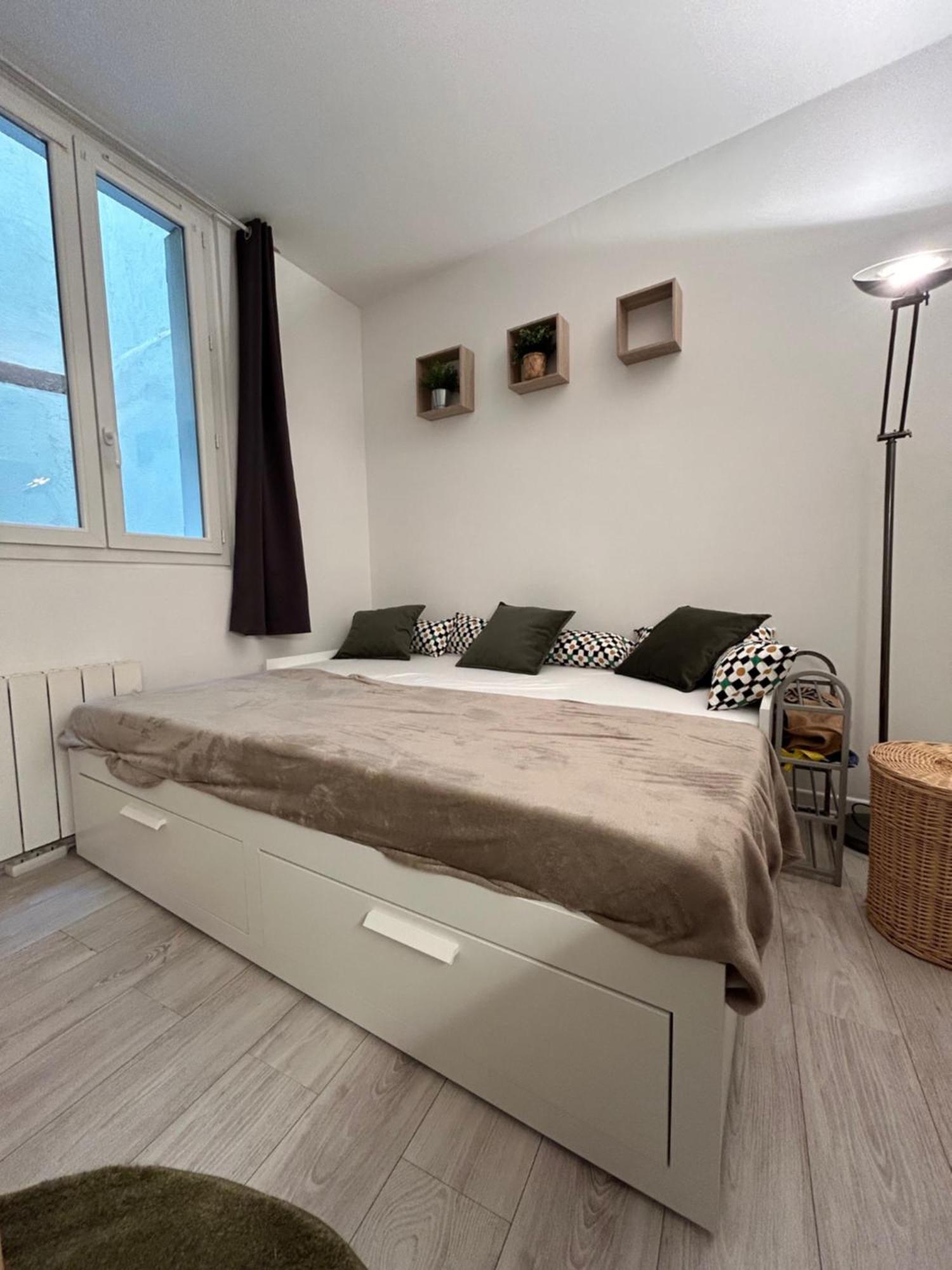 Au Charme Des Carmes - T1 Sur Cour - Metro A & B Apartment Toulouse Exterior photo