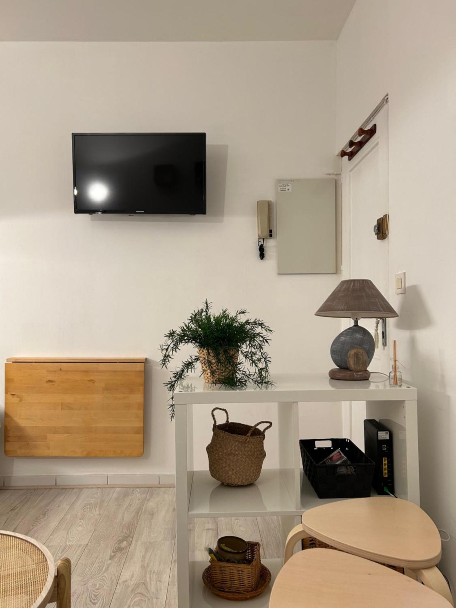 Au Charme Des Carmes - T1 Sur Cour - Metro A & B Apartment Toulouse Exterior photo