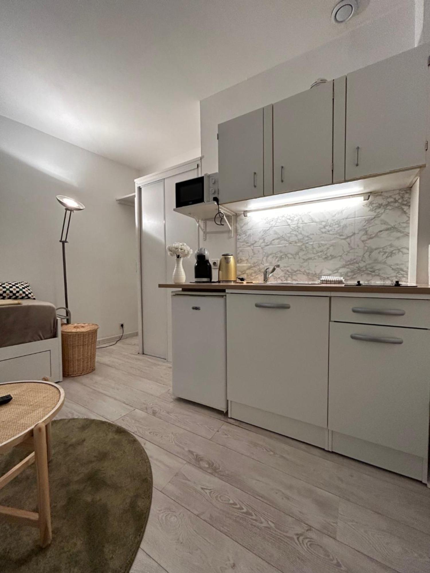 Au Charme Des Carmes - T1 Sur Cour - Metro A & B Apartment Toulouse Exterior photo
