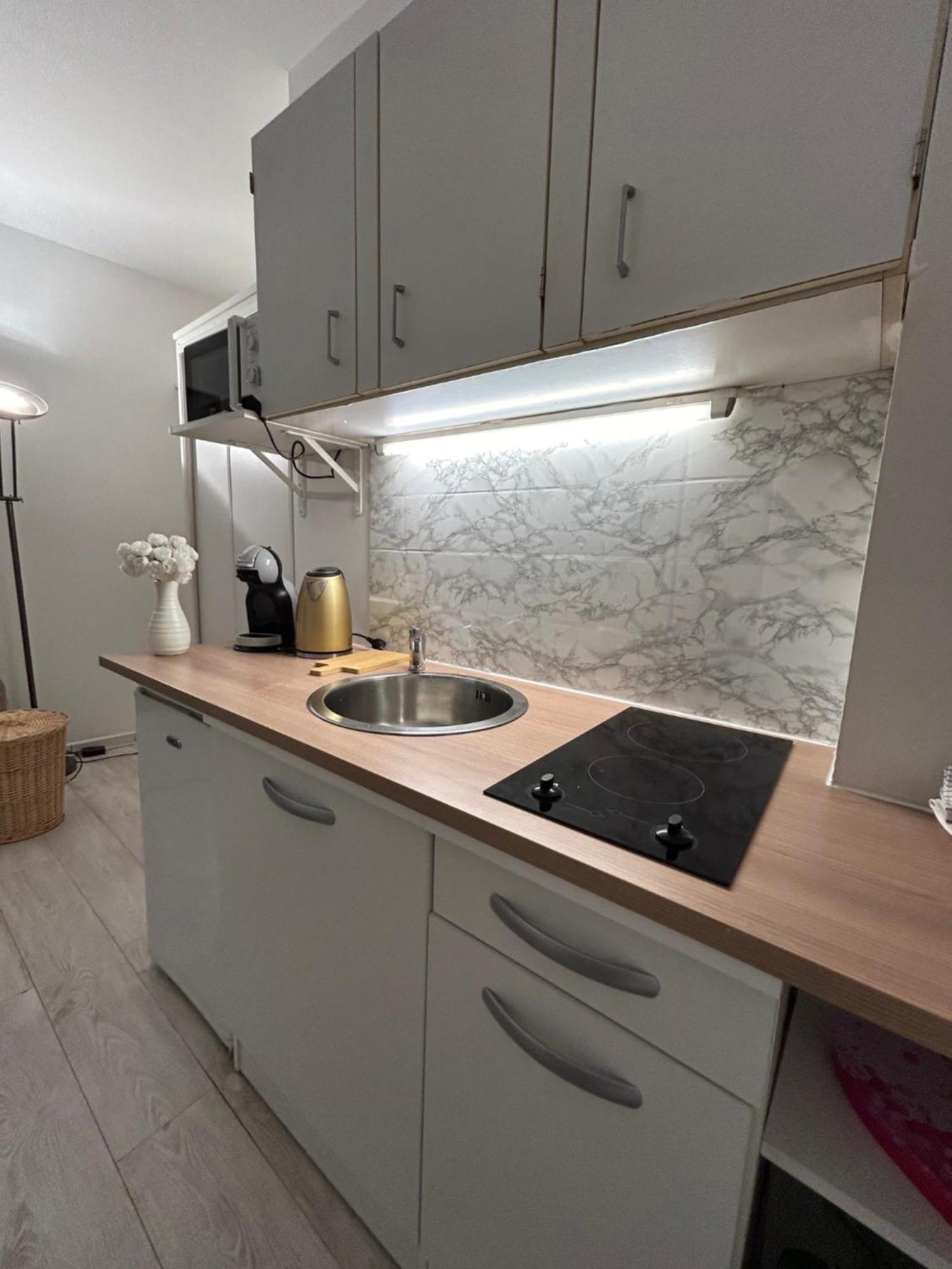 Au Charme Des Carmes - T1 Sur Cour - Metro A & B Apartment Toulouse Exterior photo