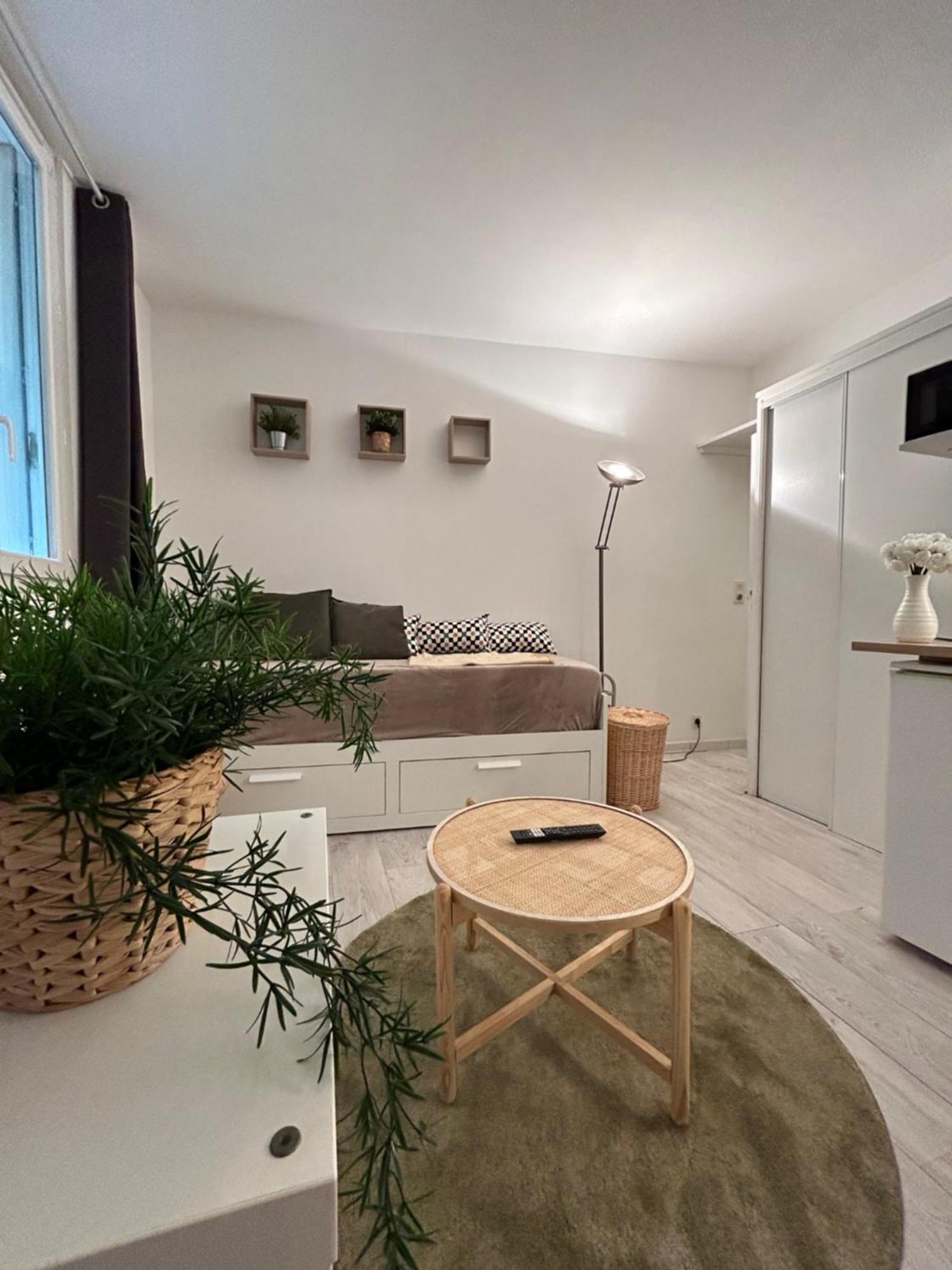 Au Charme Des Carmes - T1 Sur Cour - Metro A & B Apartment Toulouse Exterior photo