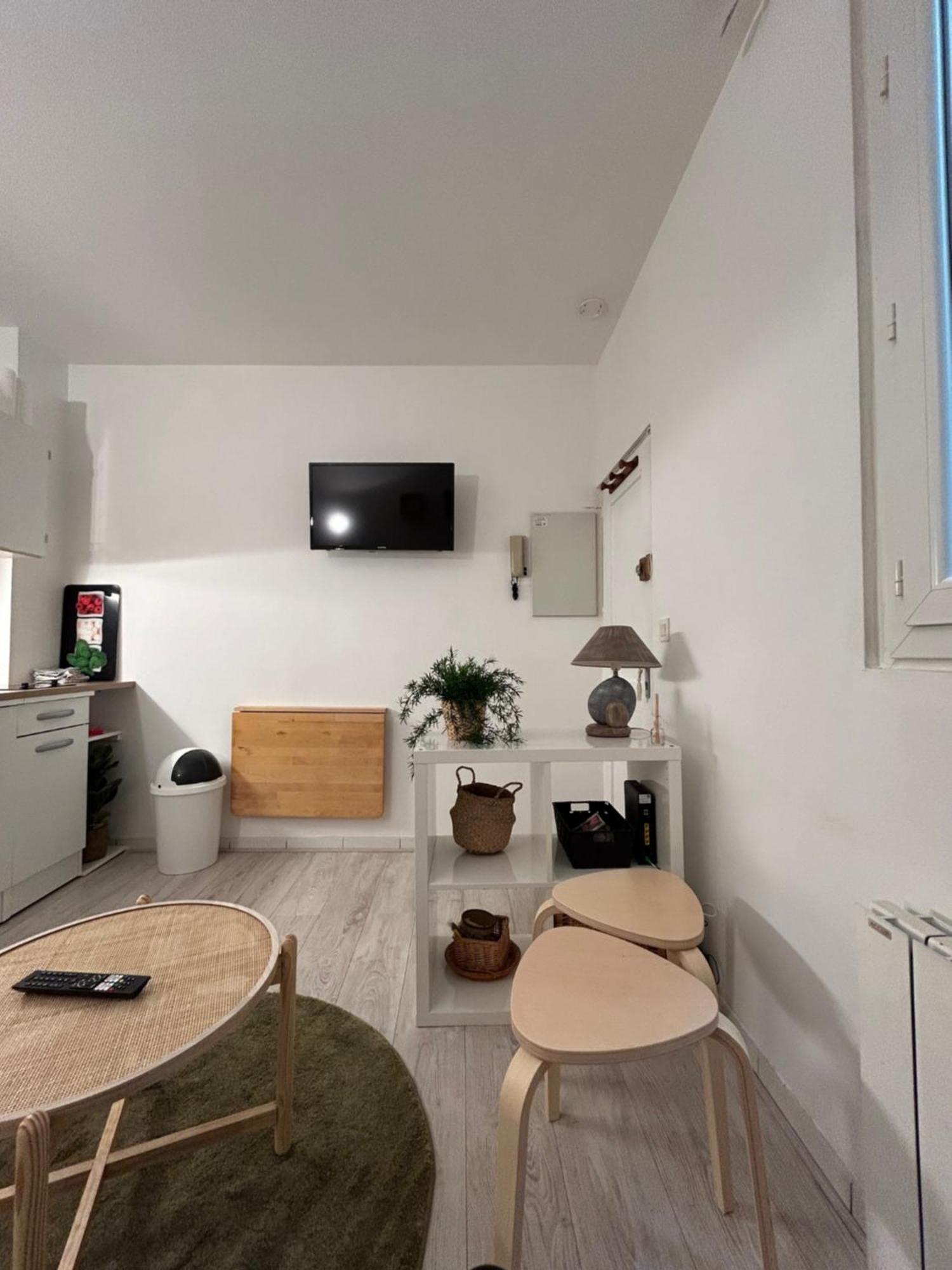 Au Charme Des Carmes - T1 Sur Cour - Metro A & B Apartment Toulouse Exterior photo